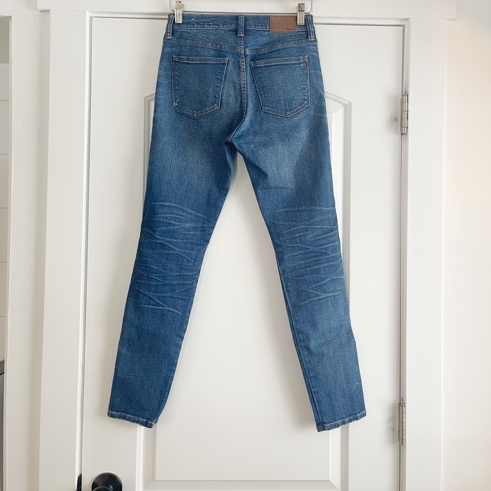 Madewell 9” High Rise Skinny Jean Rip + Repair Edition - 27 - Picture 3 of 8